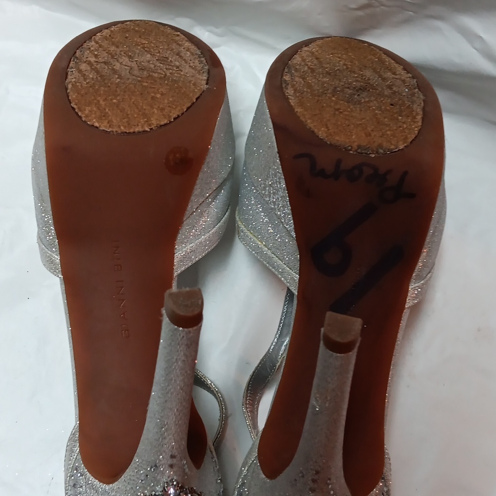 Gianni Bini Silver Heels with Peep-Toe Design and Stiletto Heel Size 10 - Picture 11 of 16